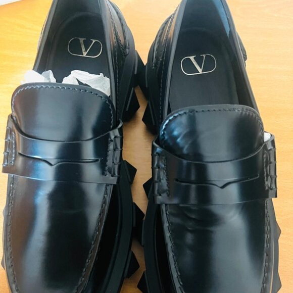 Black Valentino shoe - Picture 2 of 7